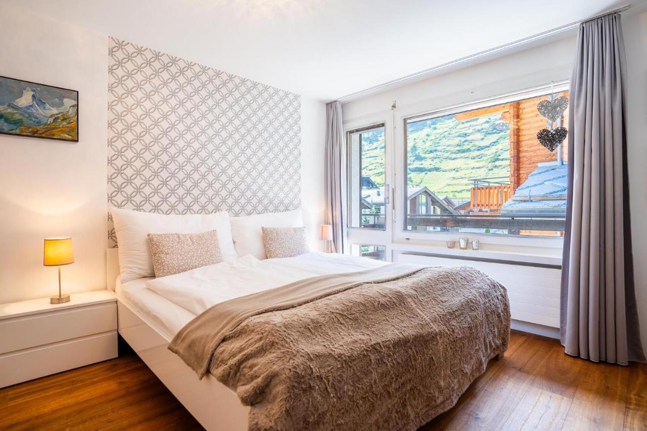 Stylish Home With Matterhorn View In The Center Zermatt Exterior photo