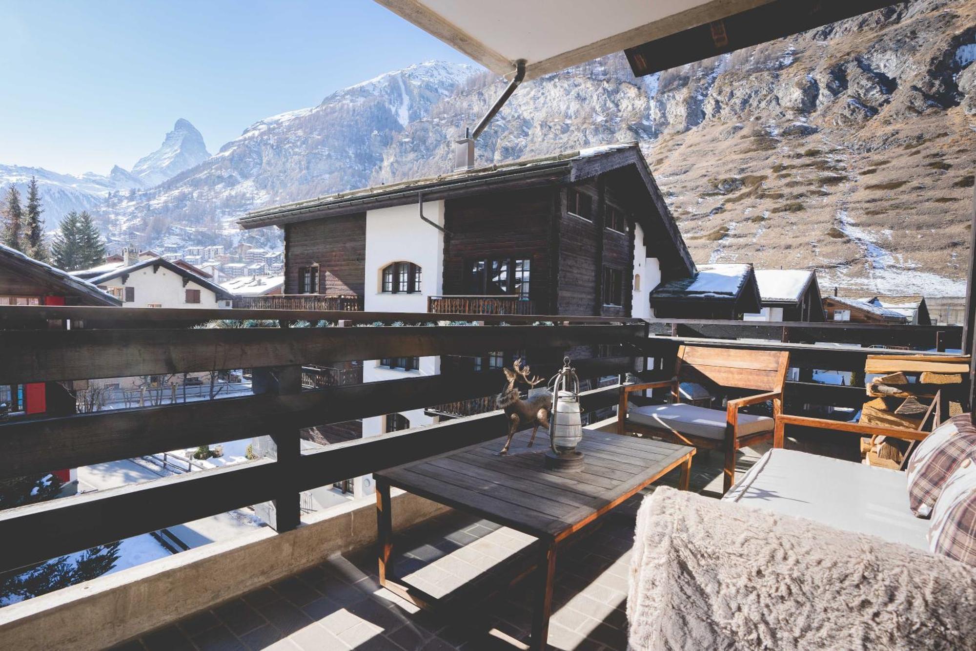 Stylish Home With Matterhorn View In The Center Zermatt Exterior photo